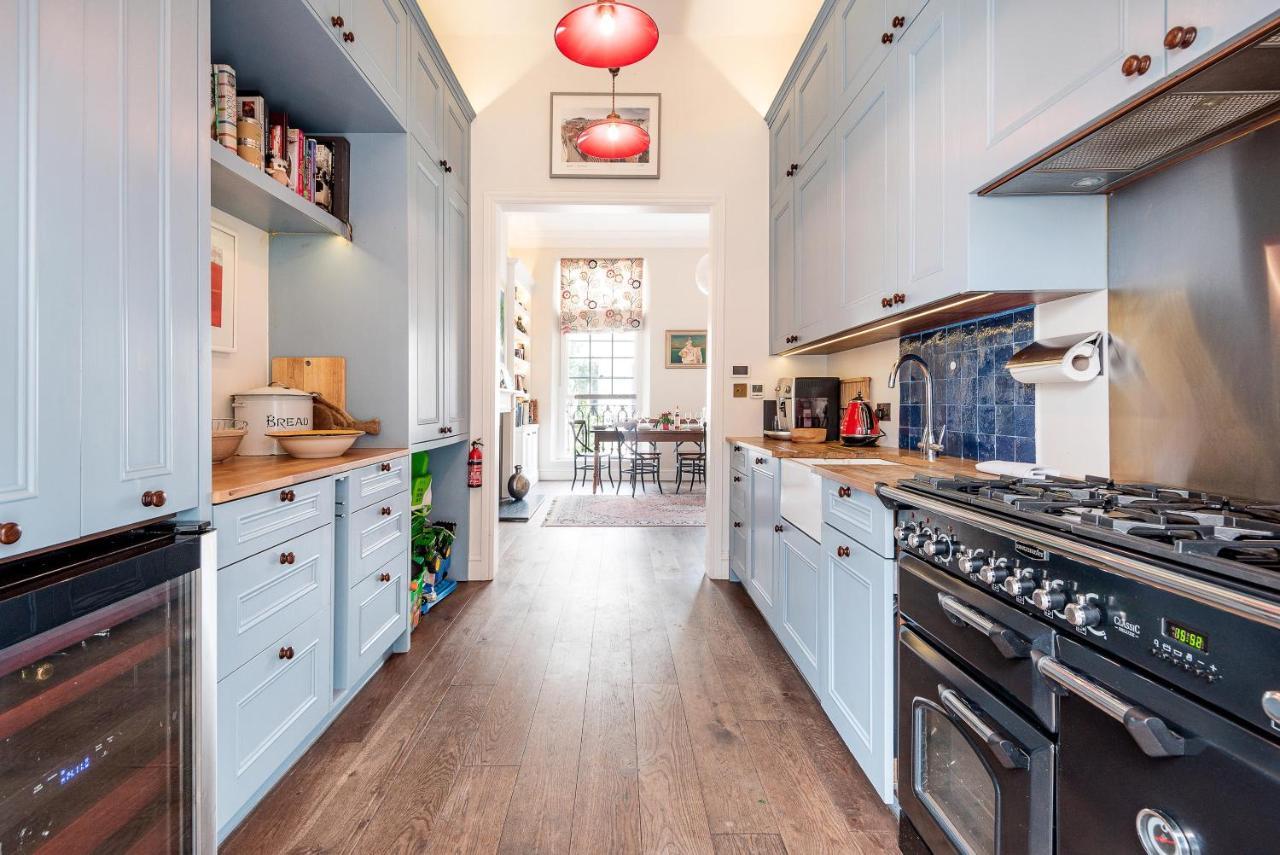 לונדון Charming Pimlico Home Close To The River Thames By Underthedoormat מראה חיצוני תמונה